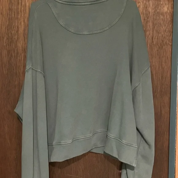 Aerie Women's Green Pullover Sweater - Picture 5 of 6
